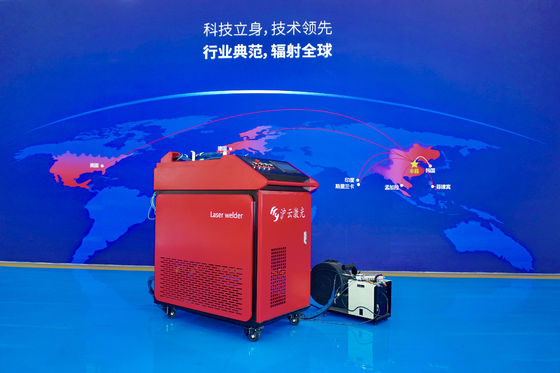 SERVO-MOTOR เครื่องปั่นเลเซอร์มือ 1000W 1500W 2000W 3000W ด้วยระบบปรับความเย็นด้วยน้ํา