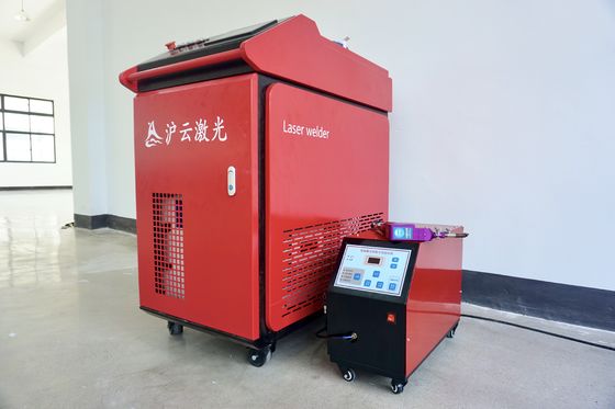 1000W 1500W 2000W 3000W เครื่องปั่นเลเซอร์ใยไฟเบอร์มือถือ พร้อมเครื่องเย็นน้ํา RAYCUS