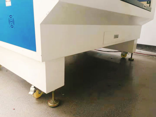 1000-26000mm/min ความเร็วการตัด เครื่องตัดเลเซอร์ CO2 ด้วยความสูงและการบริการ