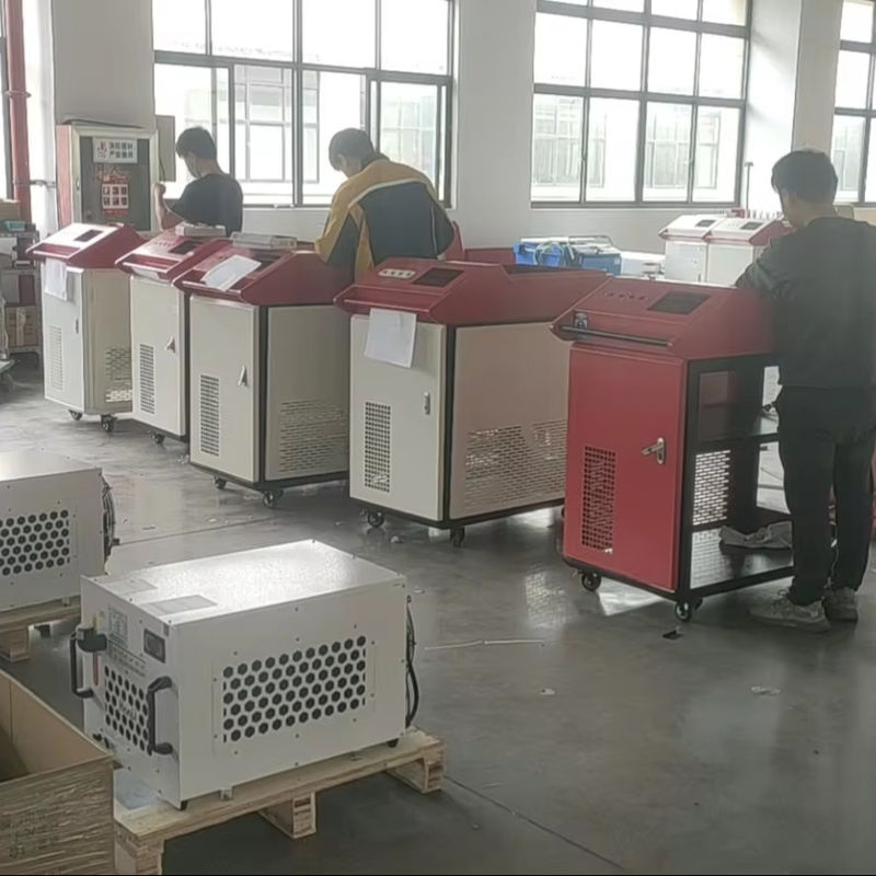 1000W 1500W 2000W 3000W เครื่องปั่นเลเซอร์ไฟเบอร์มือถือสําหรับอุตสาหกรรม